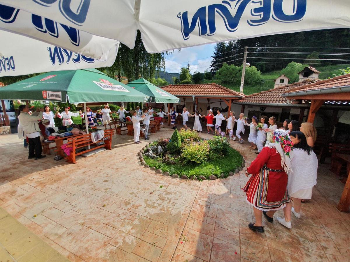 Yagodina Family Hotel エクステリア 写真